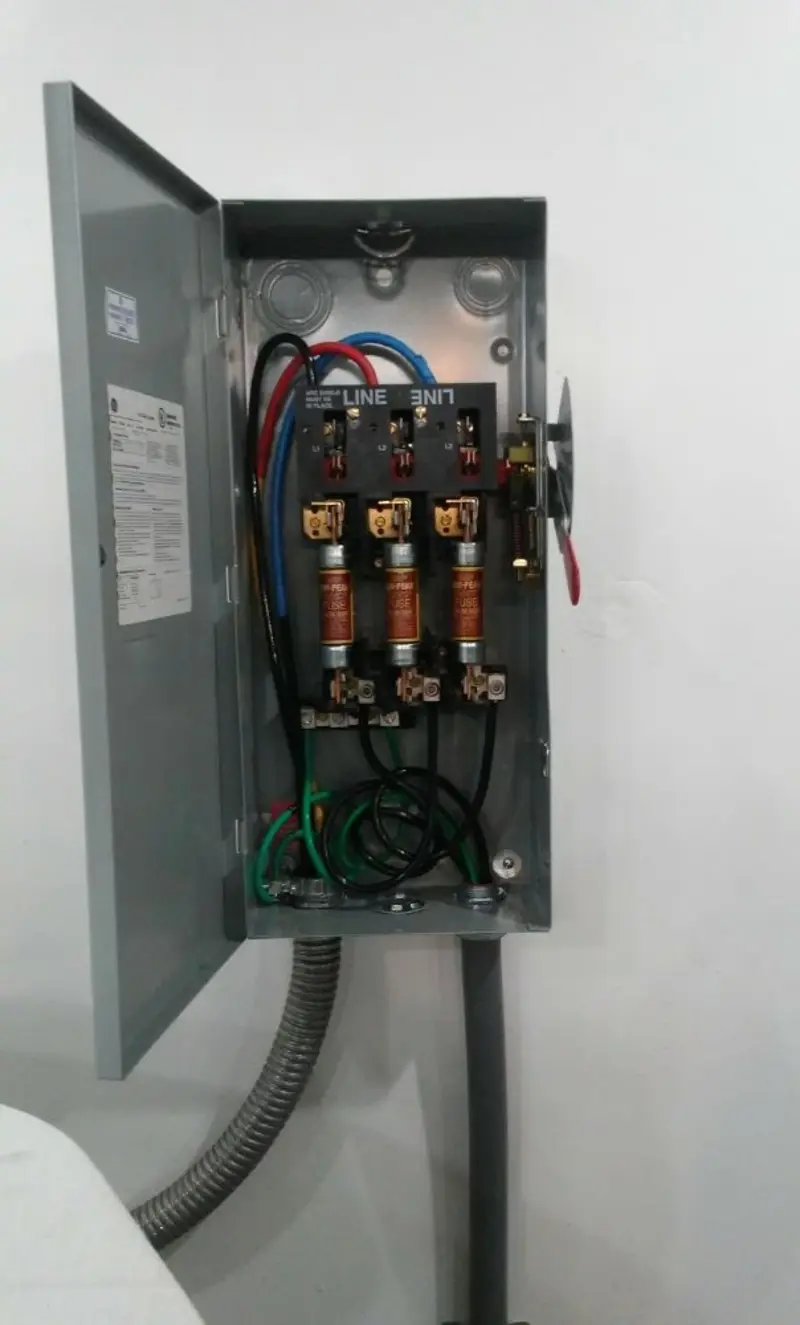 Three-phase disconnect switch installed for Electrical Wiring & Rewiring in Clovis